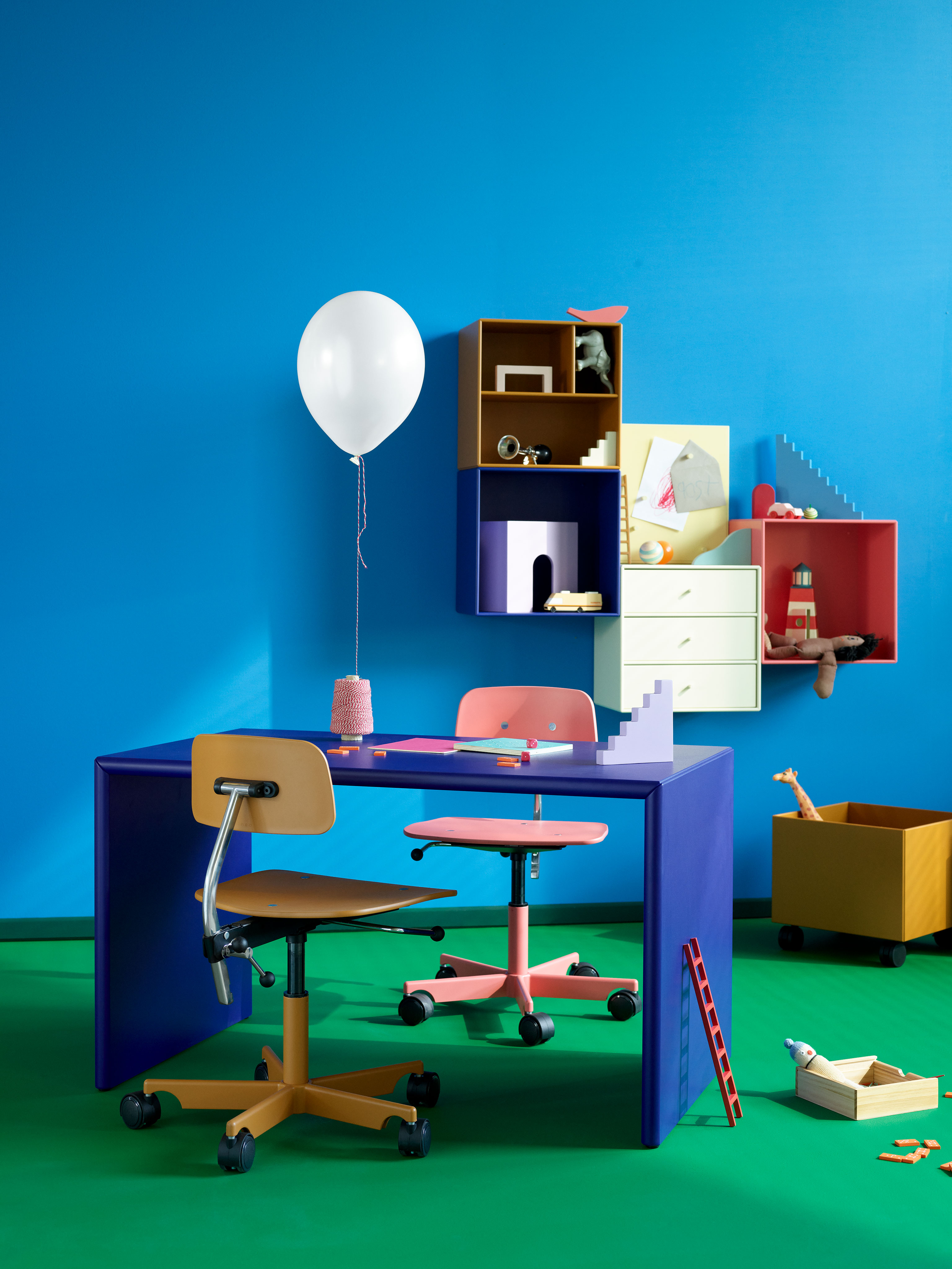 Mini kids table discount