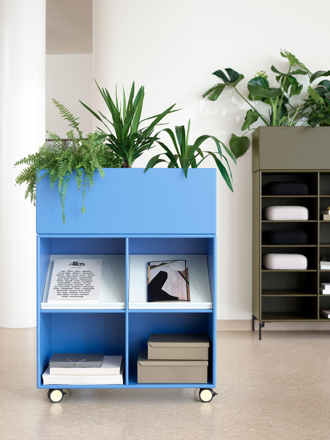 Inspiration for the café and canteen Montana Furniture