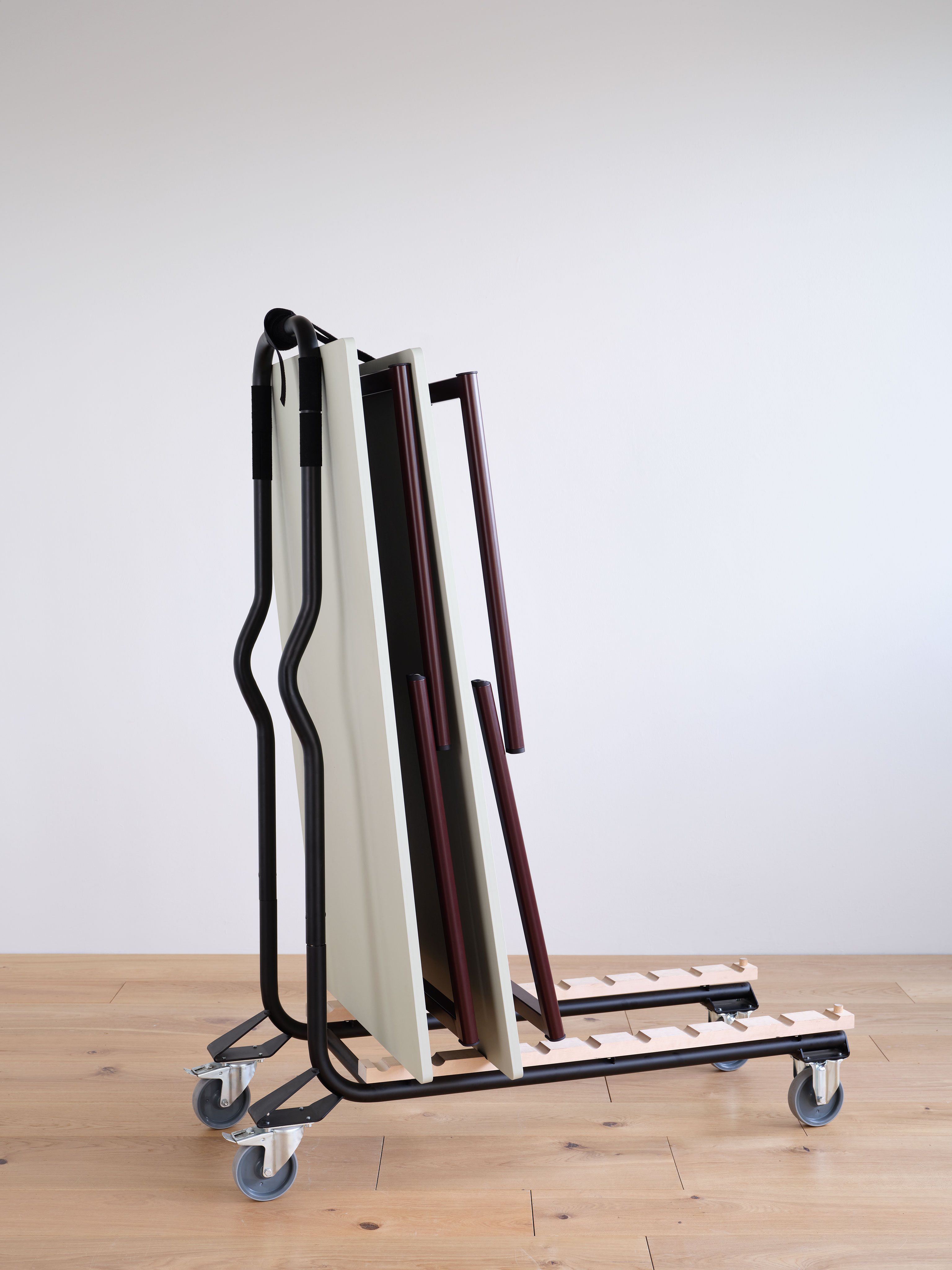 Moser Table series | Montana Furniture