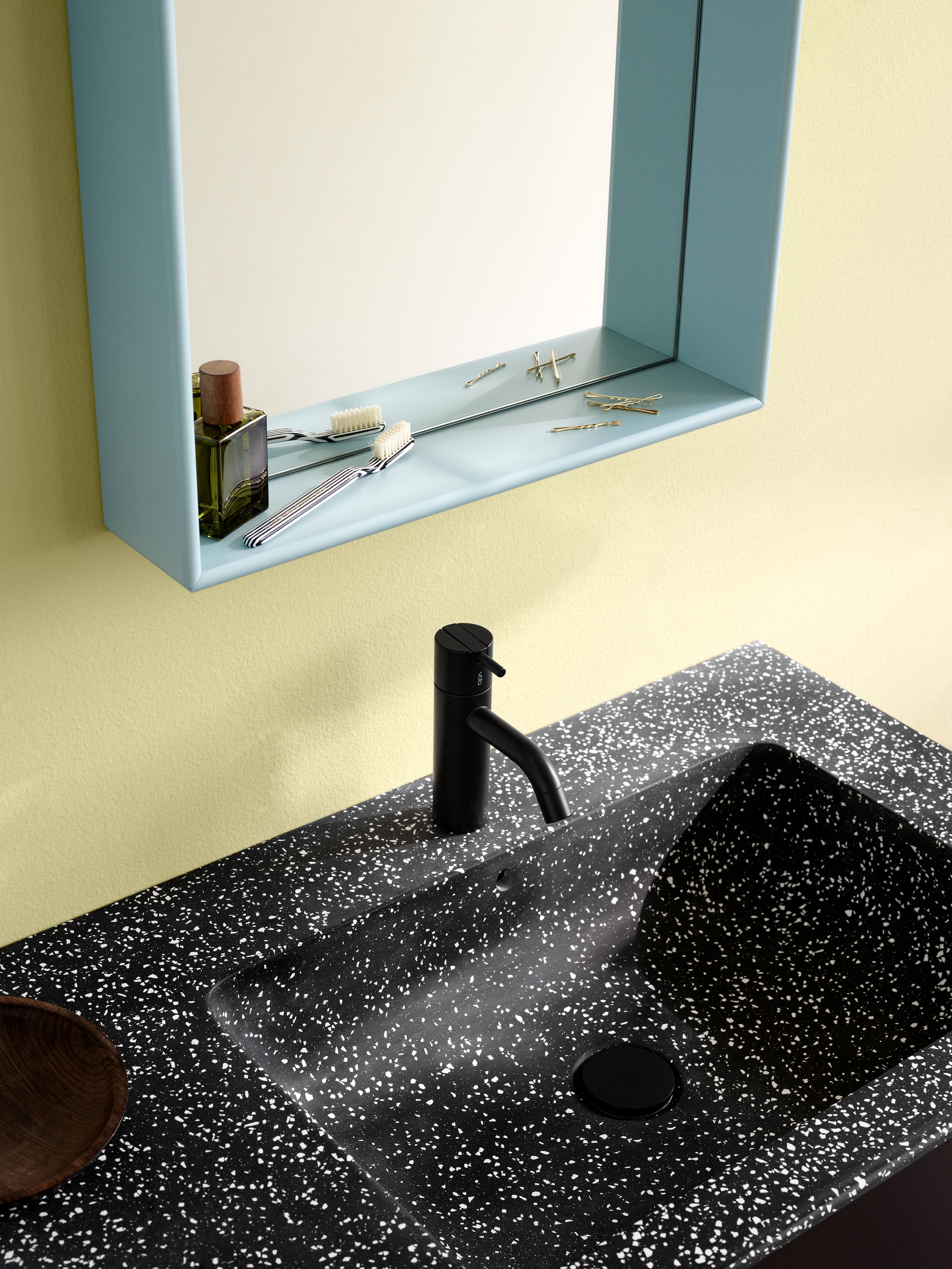 SHELFIE – Mirror for the bathroom